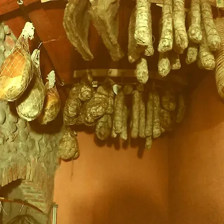 Carlito's Trattoria Con Fogadó *